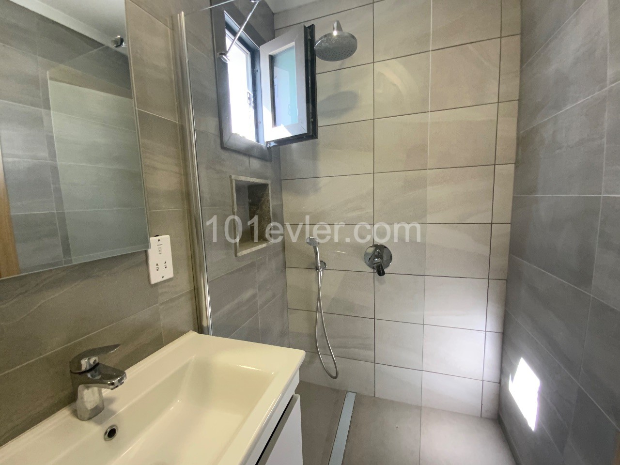 Zypern Kyrenia Ozanköy Zu Vermieten 2 + 1 Penthouse ** 