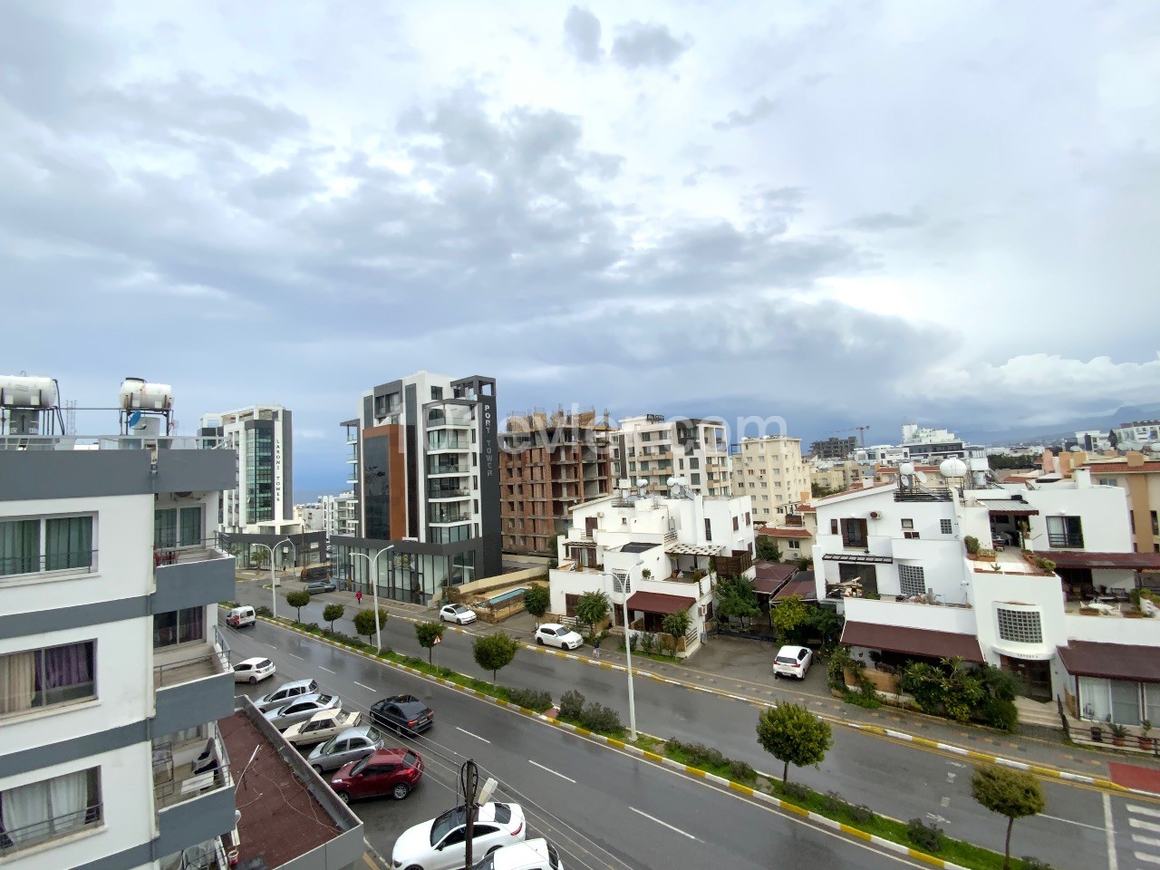 2+1 Wohnung mit Meer-und Bergblick zum Verkauf in Kyrenia Zentrum von Zypern ** 