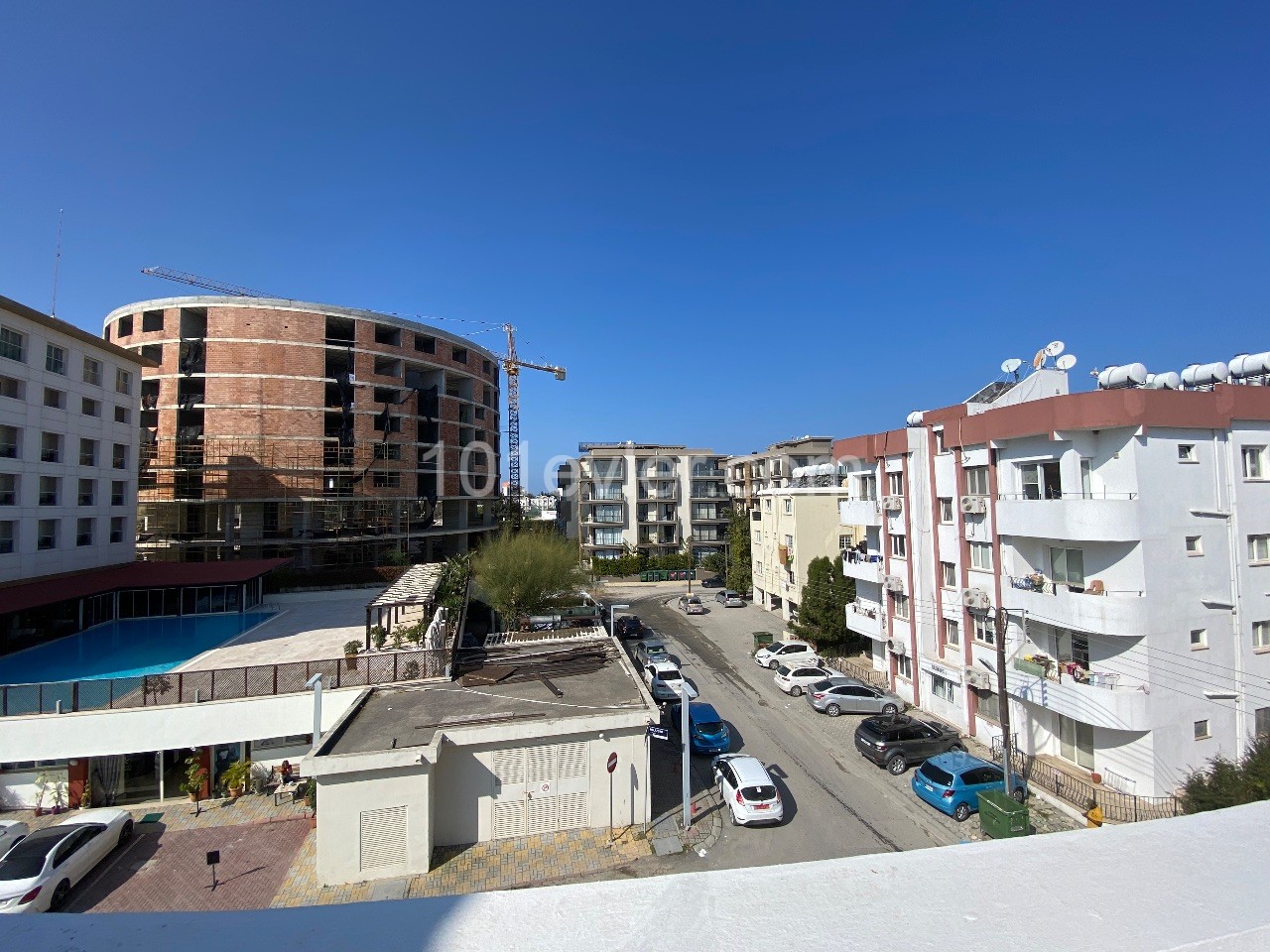 VOLL MÖBLIERTES 2+1 PENTHOUSE ZUR MIETE IN ZYPERN KYRENIA ZENTRUM ** 