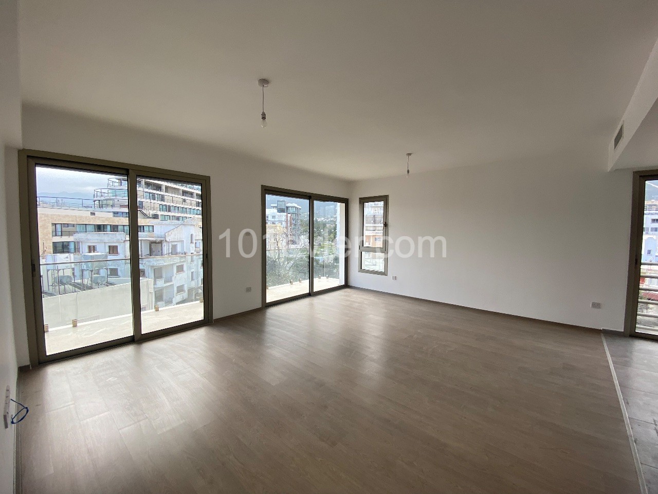 Girne merkezde satılık 3+1 penthouse