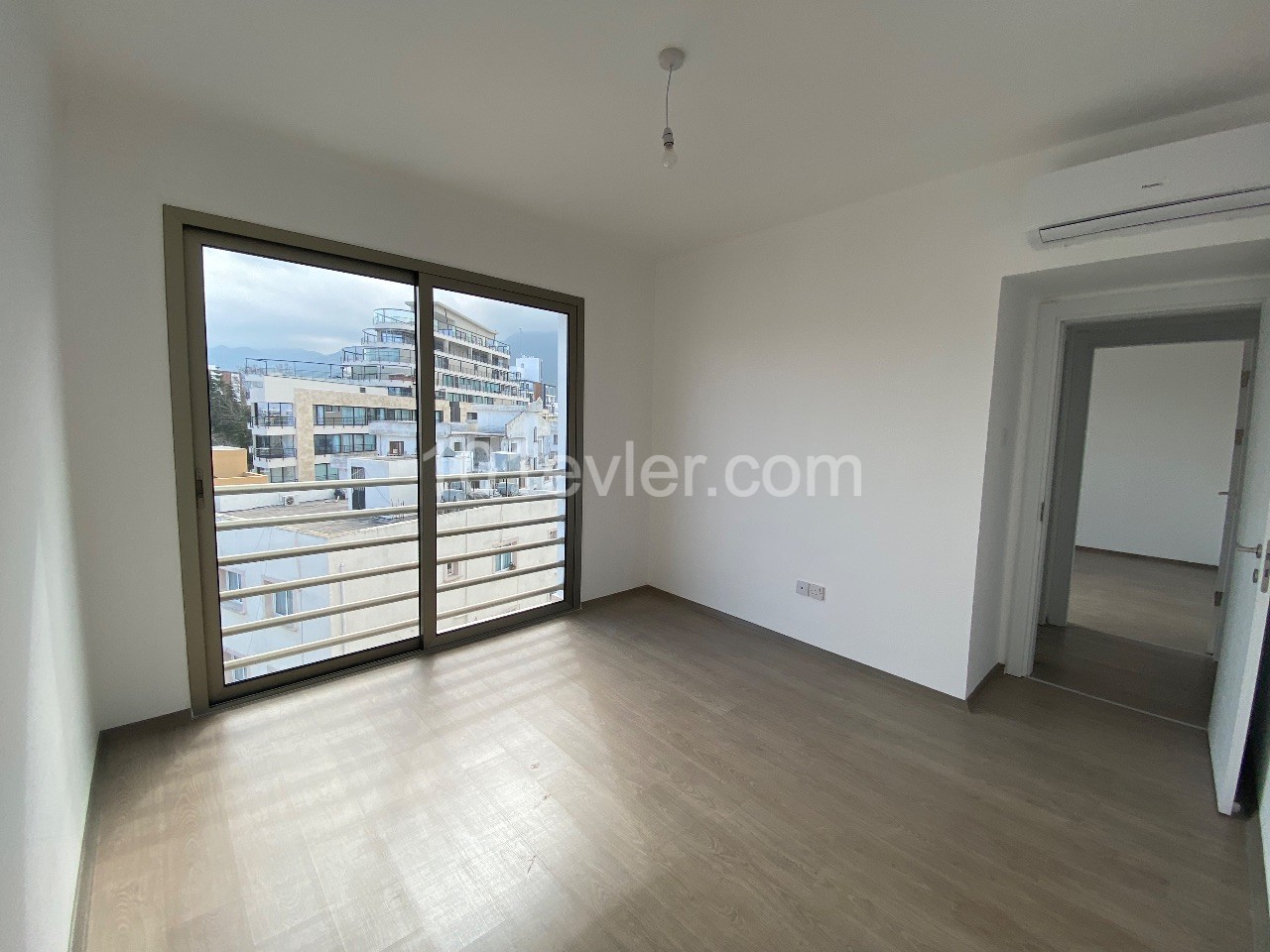 Girne merkezde satılık 3+1 penthouse