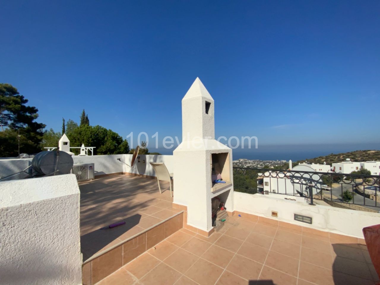 VILLA MIT HERRLICHEM BLICK IN KYRENIA DE KARMI ** 