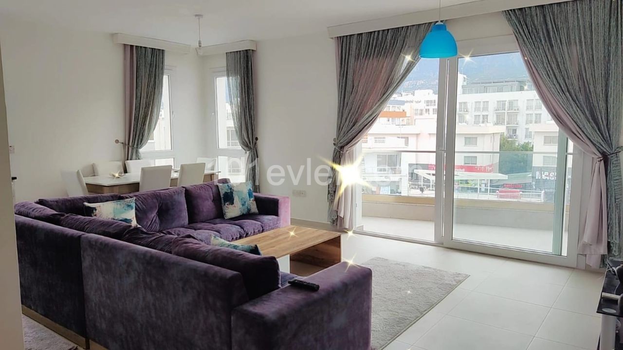 Girne merkezde  güzel konumda satılık 1+1 daire