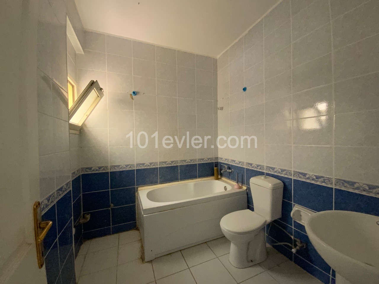 Cyprus Kyrenia Center 3+1 Flat for Sale with Turkish Title ** 