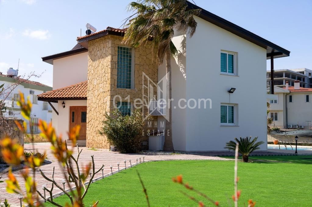 Villa zum Verkauf in Zypern Kyrenia Chatalköy am Meer ** 