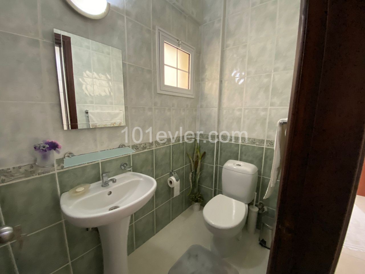 3+1 FURNISHED FLAT FOR SALE IN KYRENIA CENTER ** 