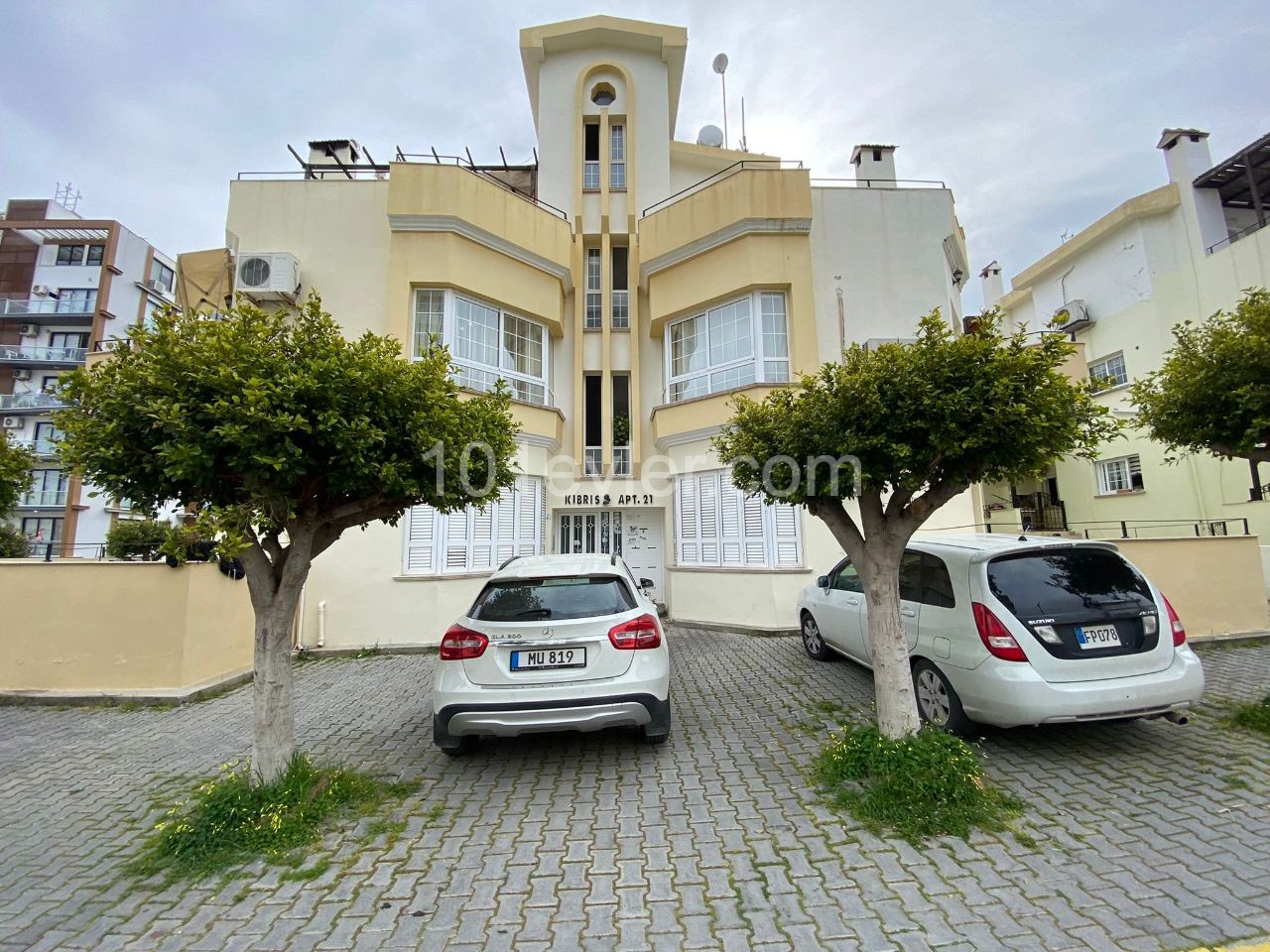 3+1 FURNISHED FLAT FOR SALE IN KYRENIA CENTER ** 