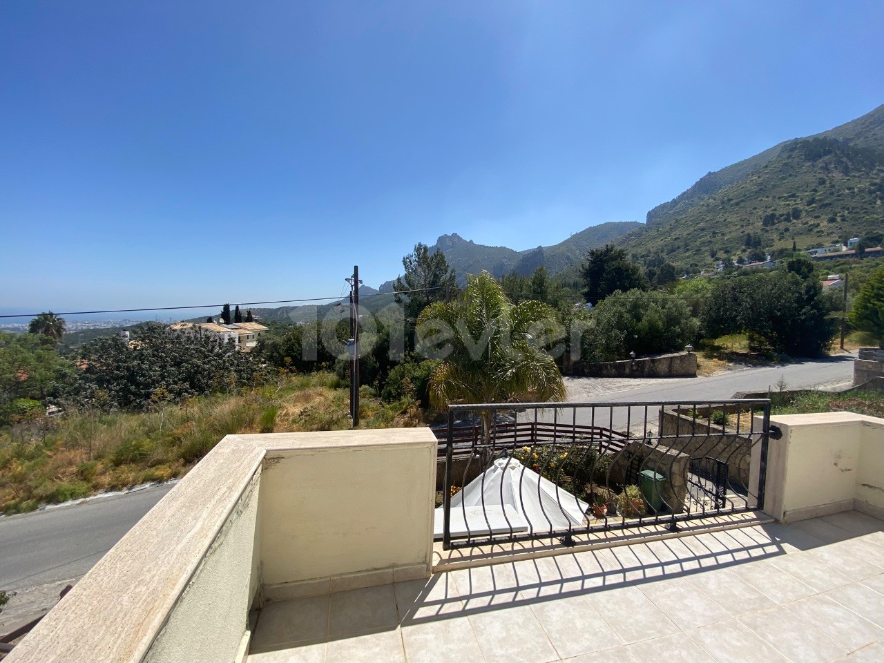 Villas for sale in Kyrenia Edremit ** 