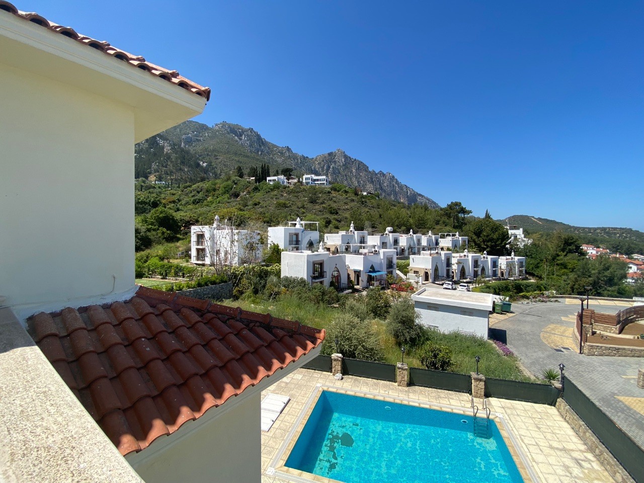 Villas for sale in Kyrenia Edremit ** 