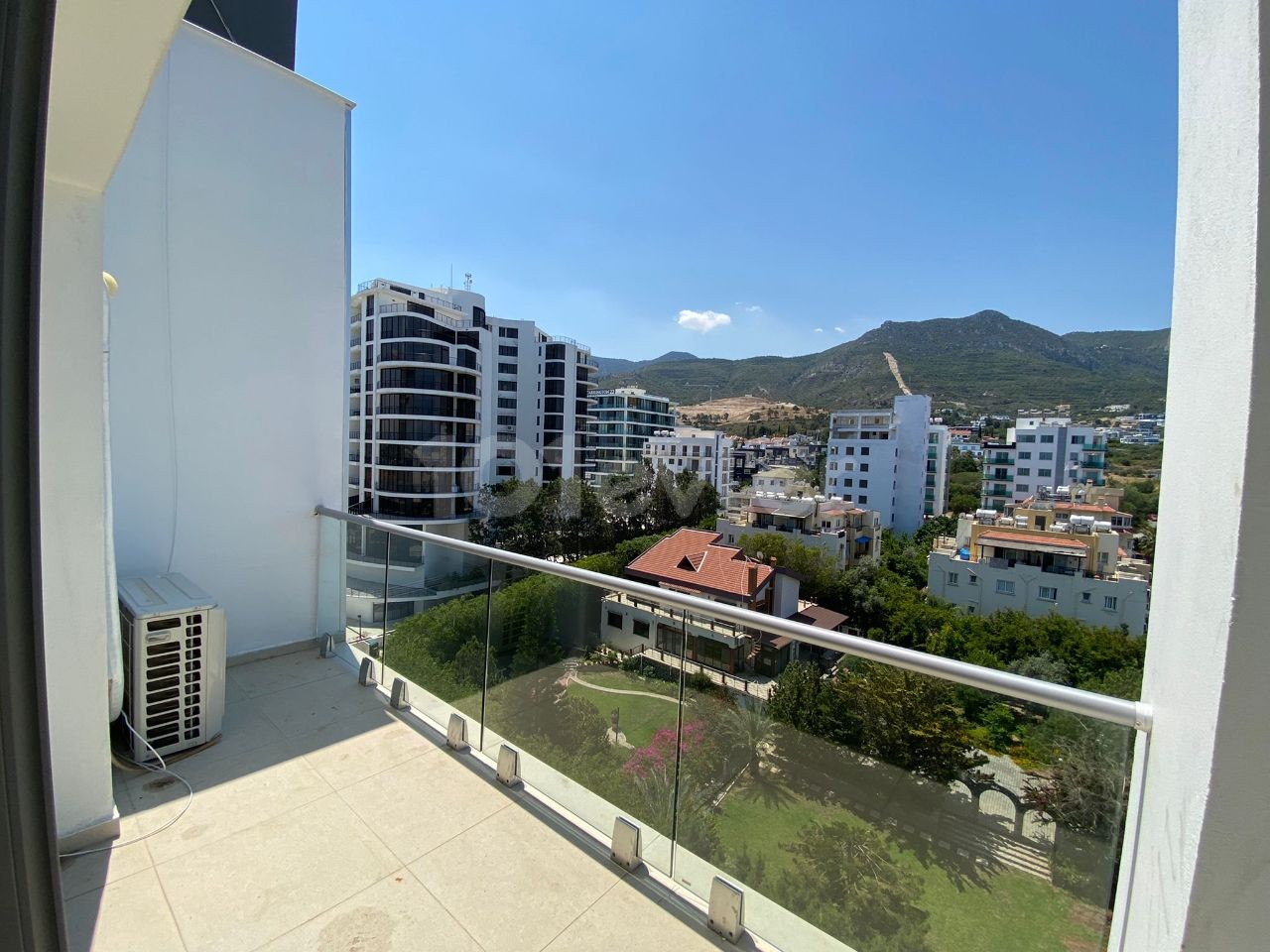 Luxus möblierte Duplex 1+1 Wohnung zur Miete in Zypern Kyrenia Zentrum ** 