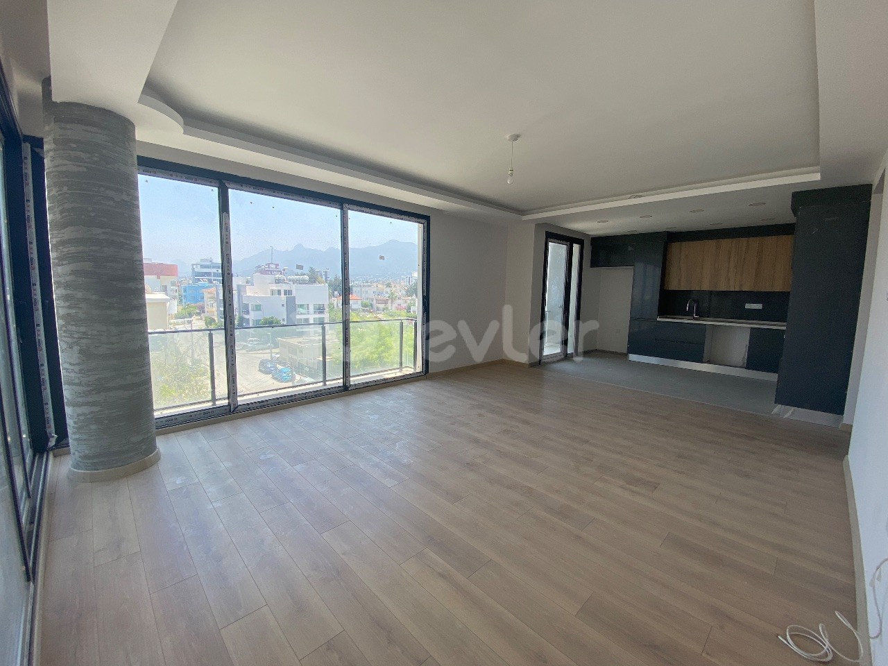 Luxury 3+ 1 apartment for sale in Kyrenia central ** 