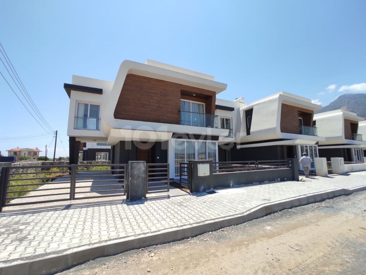 Kıbrıs Girne Karşıyaka'da Satılık 3+1 Modern Villa