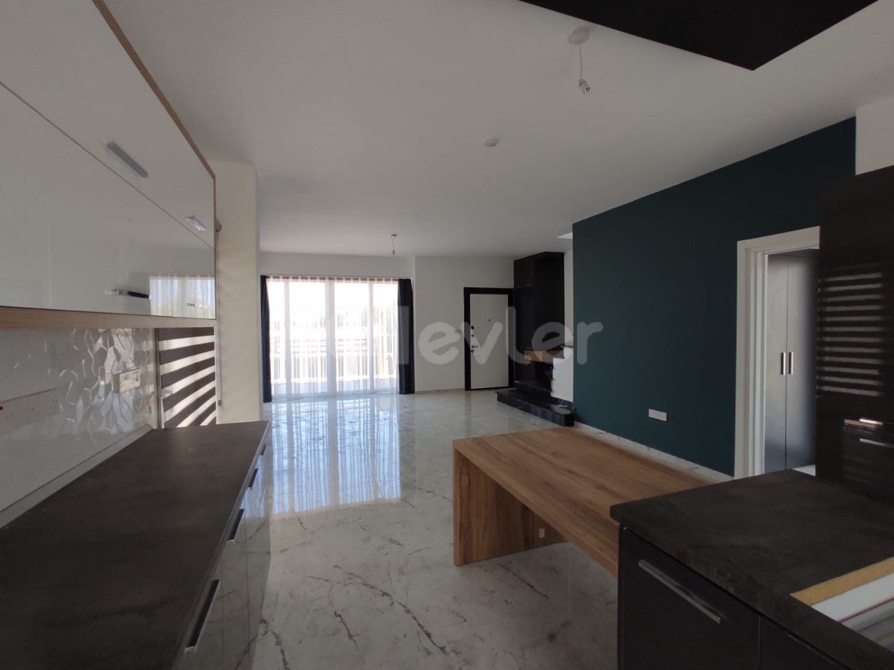 Kıbrıs Girne Karşıyaka'da Satılık 3+1 Modern Villa