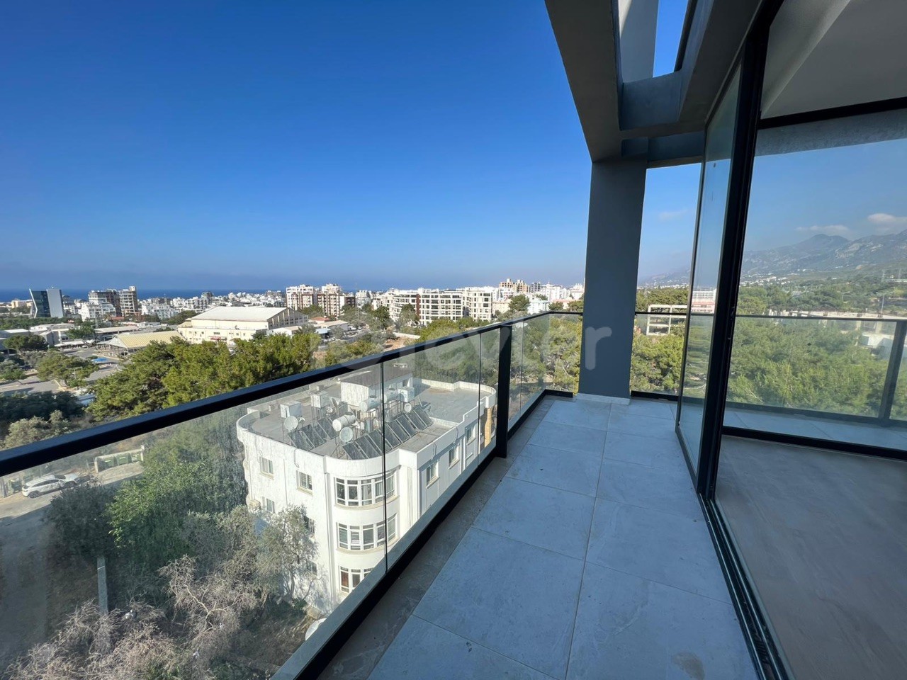 Kıbrıs Girne Merkez Muhteşem Lokasyonda Satılık 2+1 Penthouse