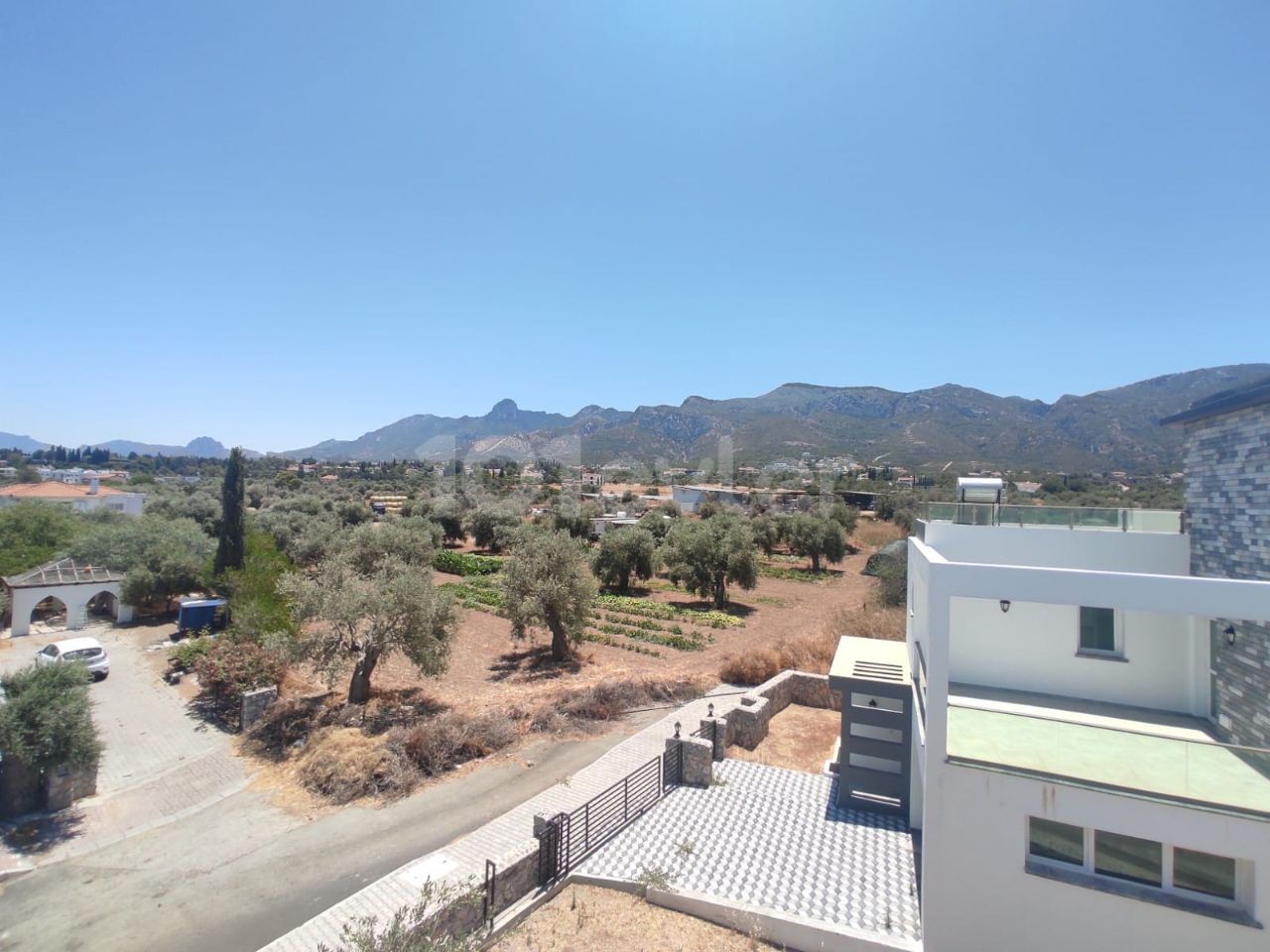 3+1 Türkische Kochanli Villa Zum Verkauf Mit Berg-Und Meerblick In Kyrenia Ozanköy ** 