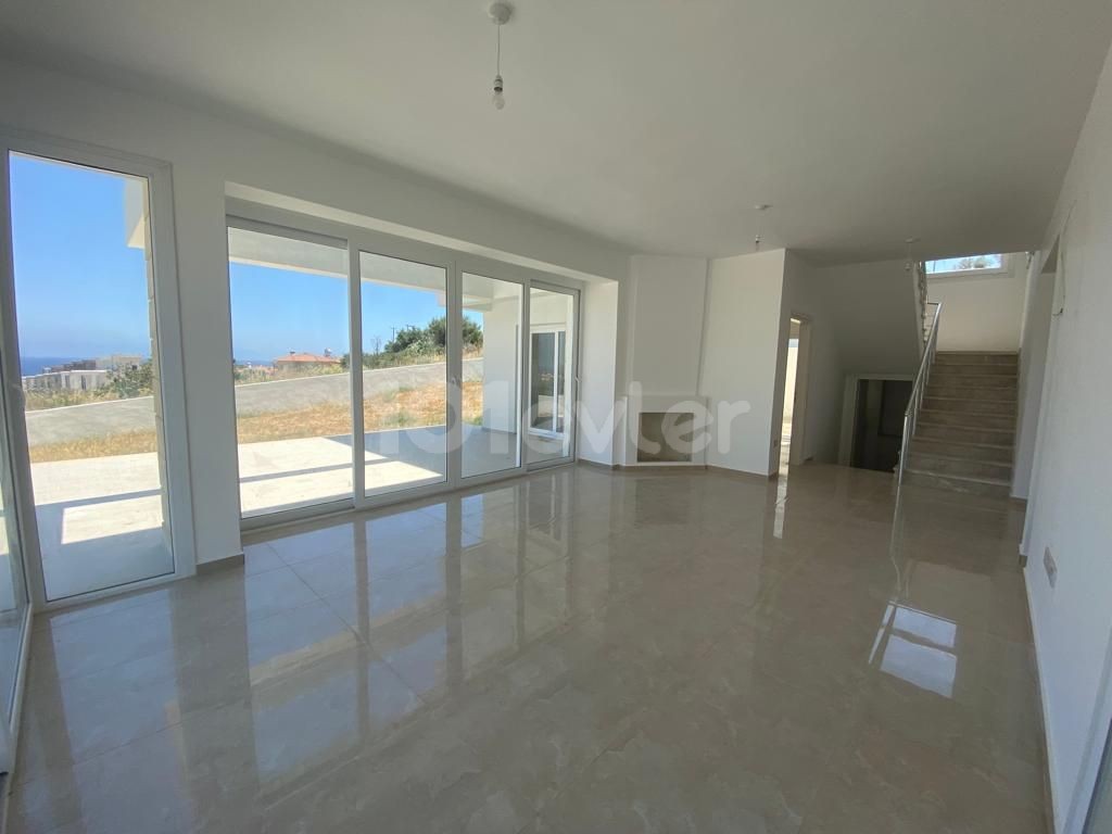 3+1 Magnificent Mountain And Sea View Villa For Sale In Yeşiltepe, Kyrenia ** 