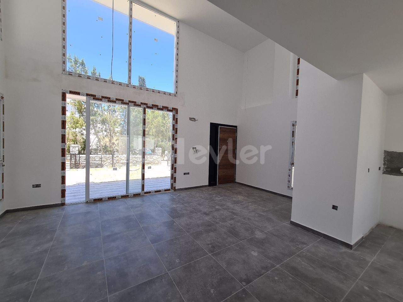 3+1 Villa Zum Verkauf In Kyrenia Karaoglanoglu / Türkische Kochanli Villa ** 