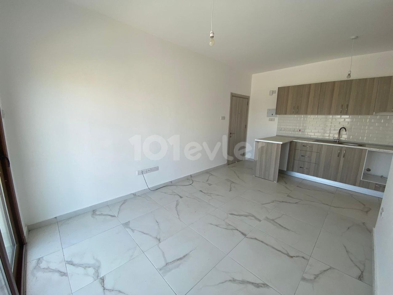 1 + 1 Apartment for Sale in Kyrenia Ozankoy ** 