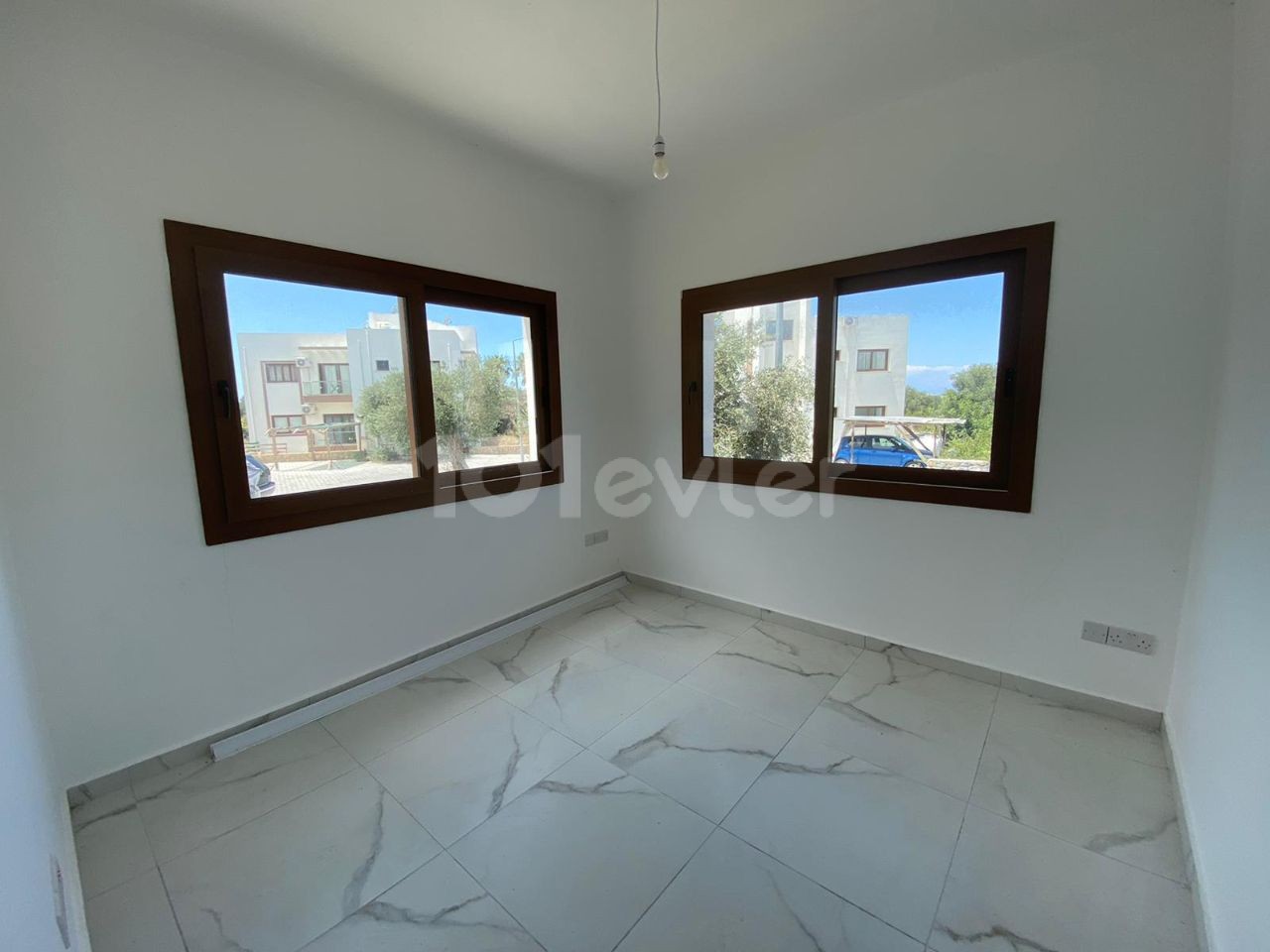 1 + 1 Apartment for Sale in Kyrenia Ozankoy ** 