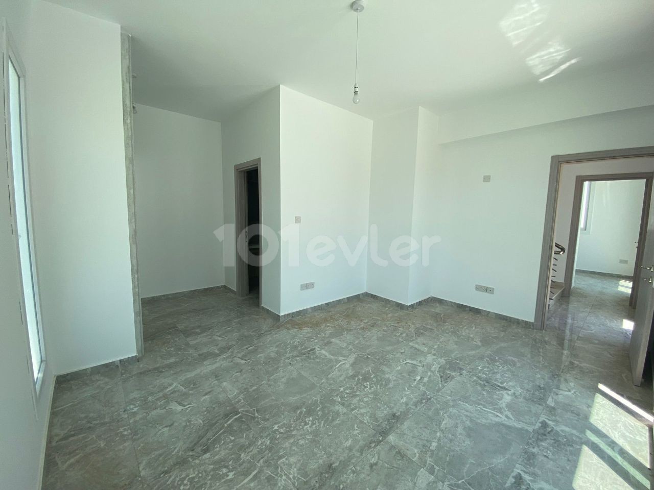 KIBRIS GİRNE KARŞIYAKA'DA SATILIK 2+1 TOWN HOUSE