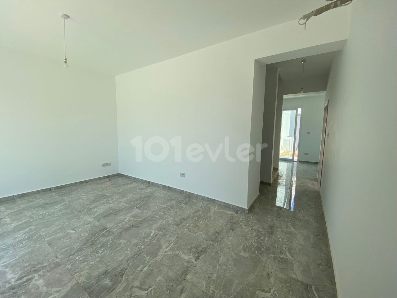 KIBRIS GİRNE KARŞIYAKA'DA SATILIK 2+1 TOWN HOUSE