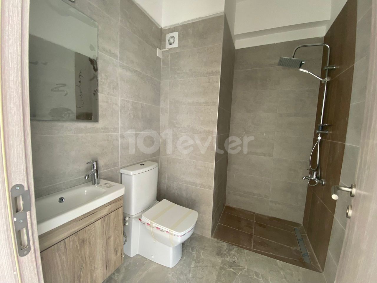 KIBRIS GİRNE KARŞIYAKA'DA SATILIK 2+1 TOWN HOUSE