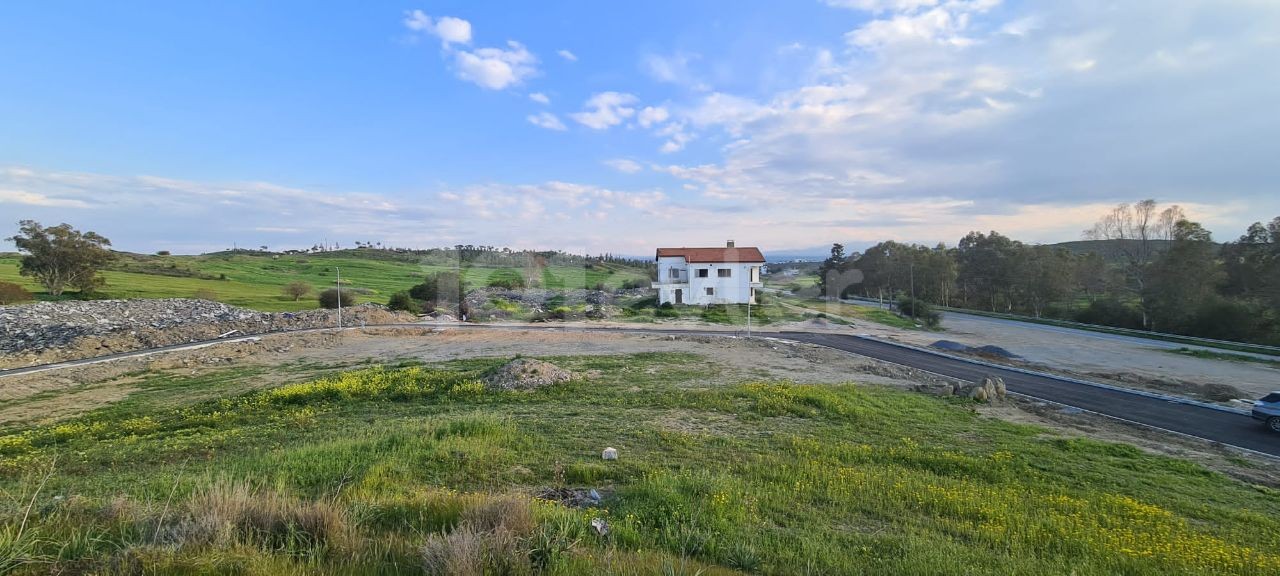 TÜRKISCHSTÄMMIGE GRUNDSTÜCKE ZUM VERKAUF IN ZYPERN KYRENIA BOSPORUS ** 