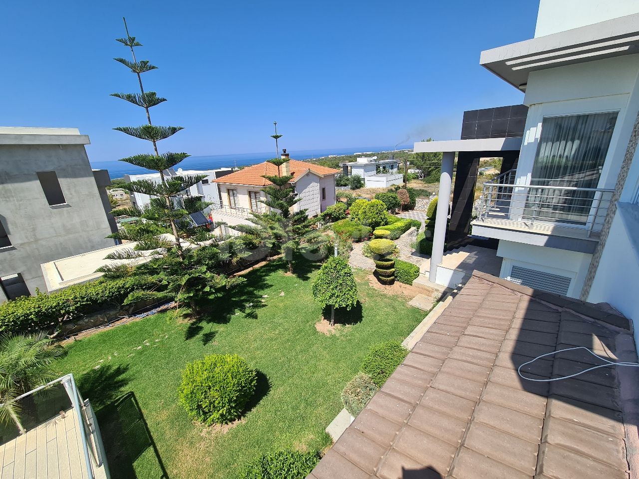 Kıbrıs Girne Çatalköy'de Satılık 4+1 Lux Villa