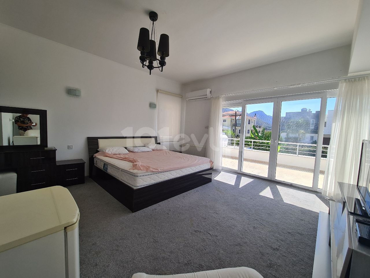 Kıbrıs Girne Çatalköy'de Satılık 4+1 Lux Villa