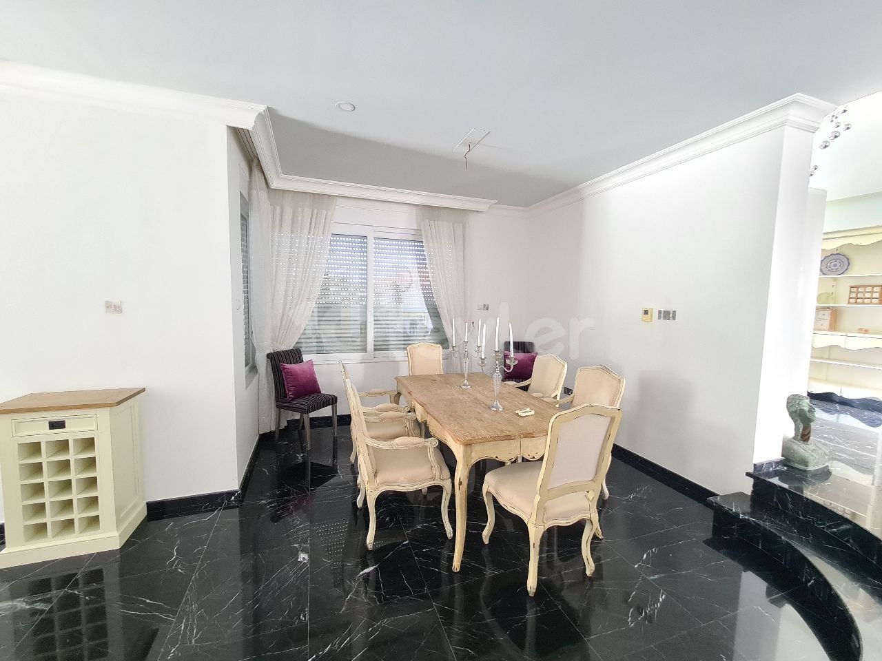 Kıbrıs Girne Çatalköy'de Satılık 4+1 Lux Villa