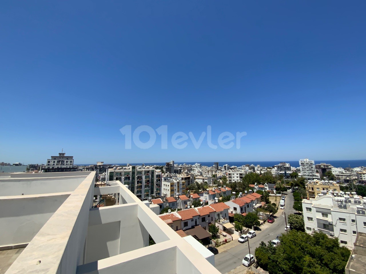 2+1 Penthouse Mit Meerblick Zu Vermieten In Kyrenia Stadtzentrum ** 