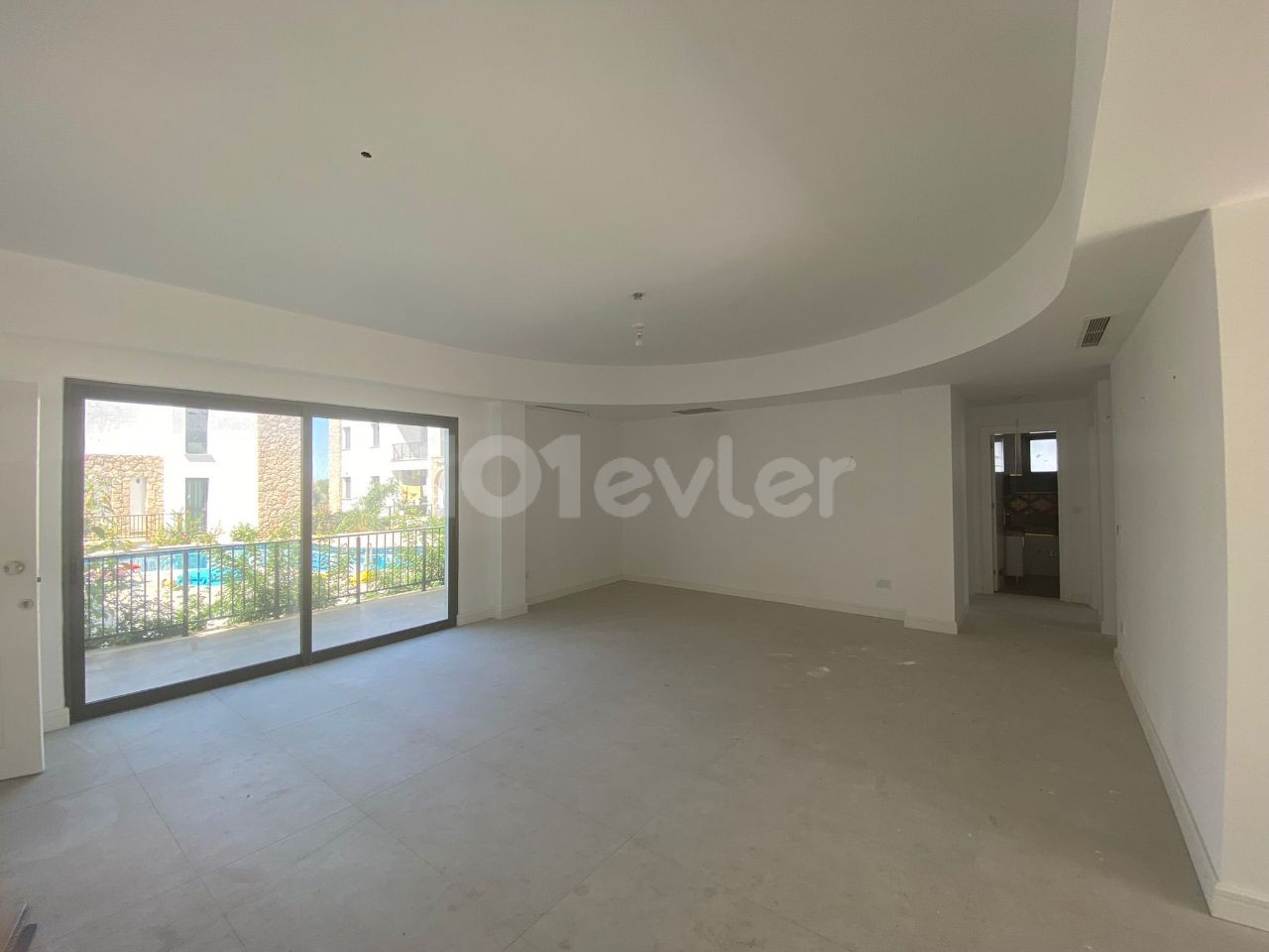 GROUND FLOOR 3 + 1 APARTMENT WITH GARDEN FOR SALE IN KYRENIA ZEYTINLIK ** 