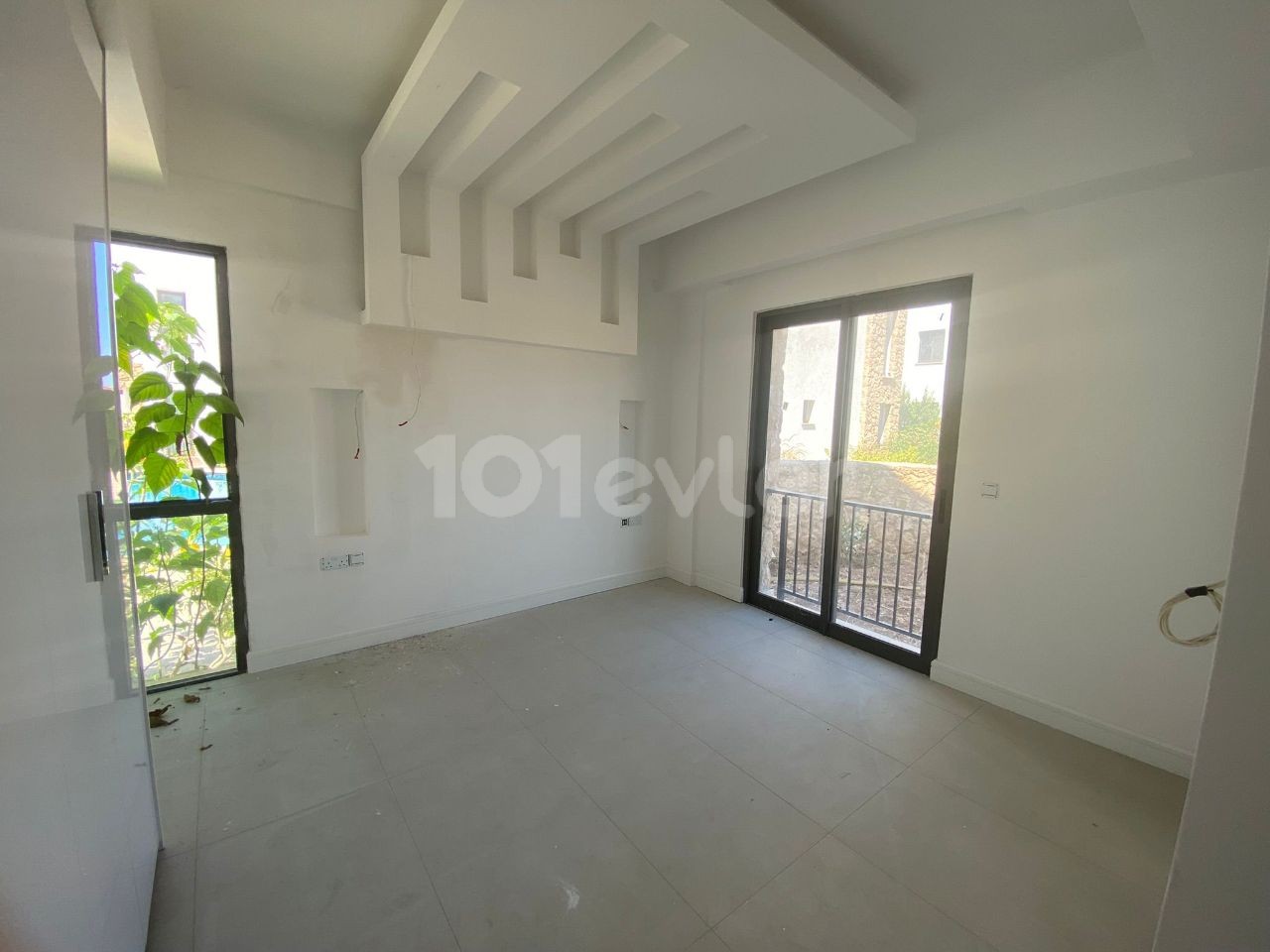 GROUND FLOOR 3 + 1 APARTMENT WITH GARDEN FOR SALE IN KYRENIA ZEYTINLIK ** 