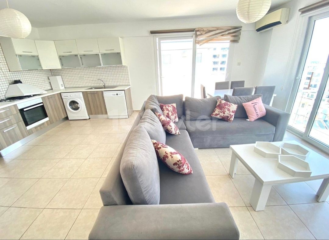 2+1 PENTHOUSE ZU VERMIETEN IM ZENTRUM VON KYRENIA ** 