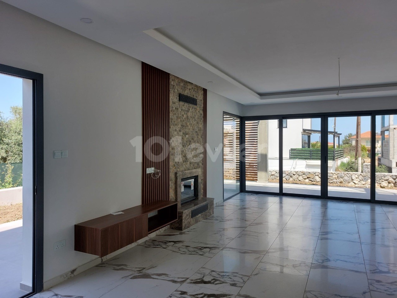 Cyprus Kyrenia Catalkoy Modern 3 + 1 Villa for Sale ** 