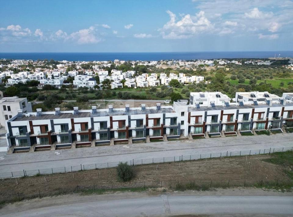 K ıbrıs Girne Zeytinlik Satılık Tripleks 3+1 İkiz Ev