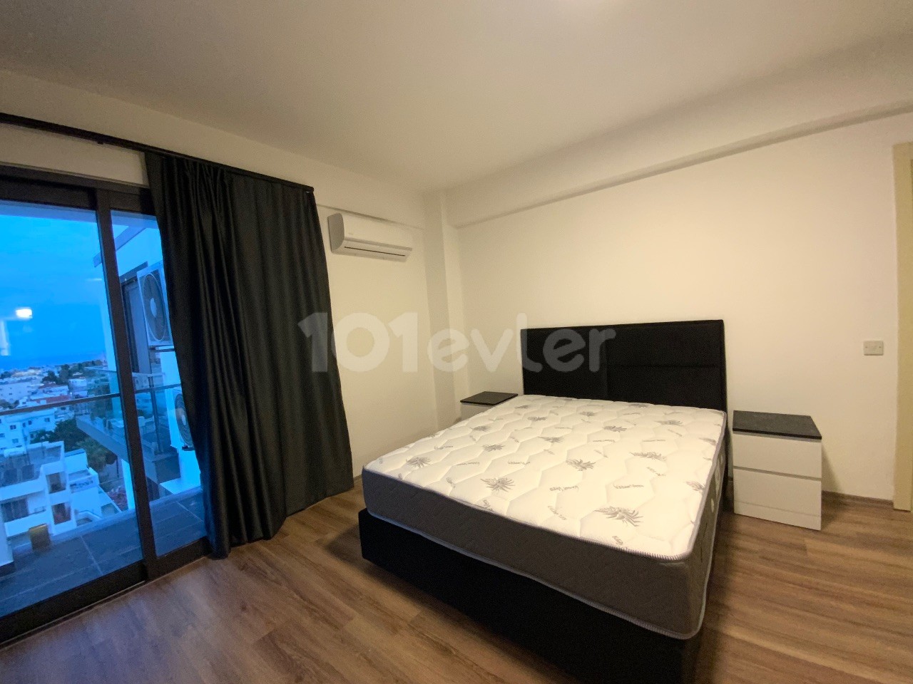 Kıbrıs Girne Merkez Deniz ve Dağ Manzaralı Kiralık Lüx 3+1 Sıfır Daire 