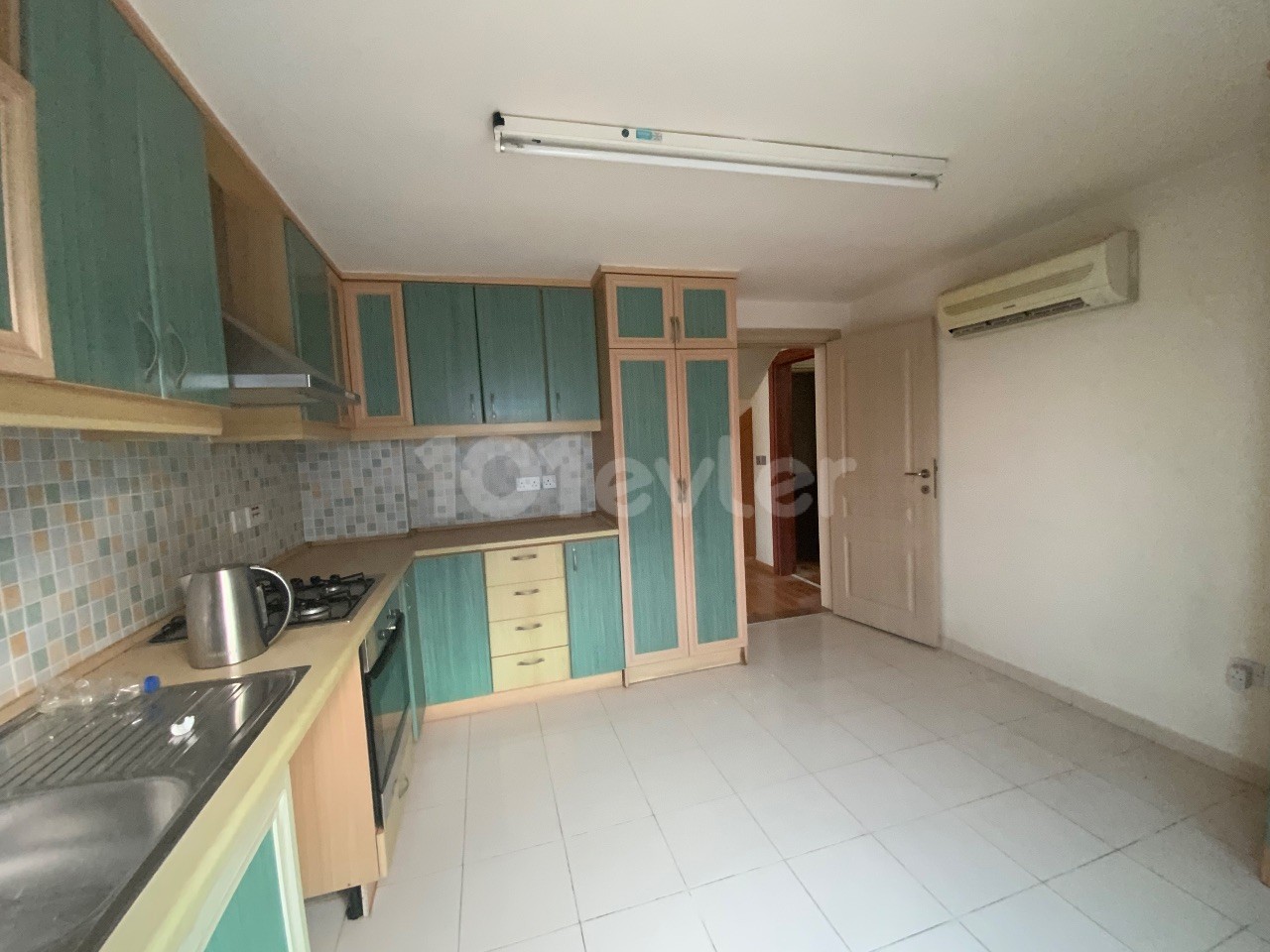 Kıbrıs Girne Denize Sıfır Satılık 3+1 Penthouse