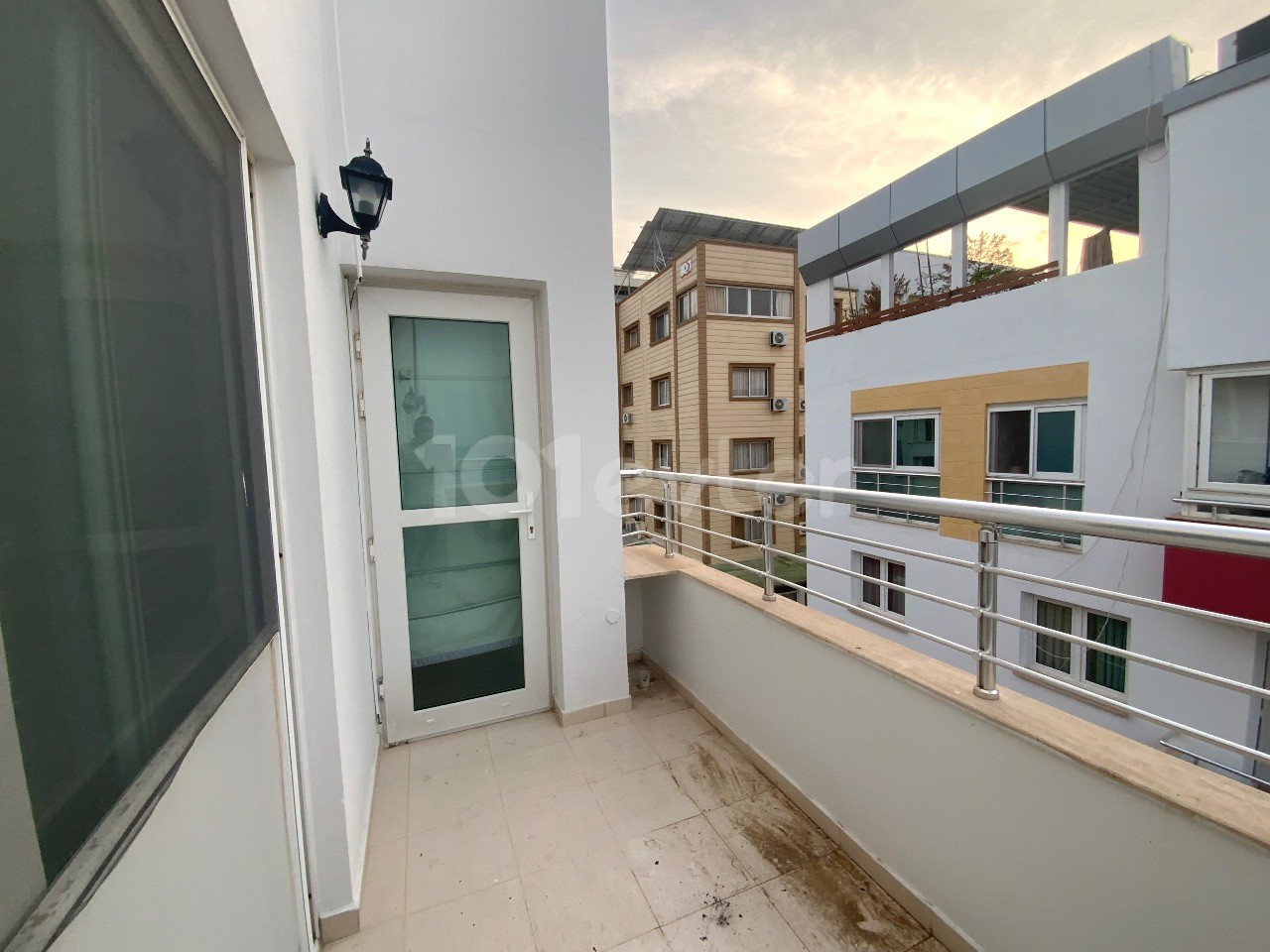 Kıbrıs Girne Denize Sıfır Satılık 3+1 Penthouse