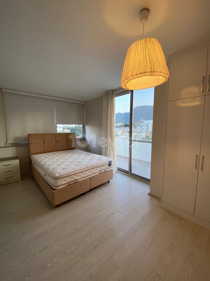 Kıbrıs Girne Merkez Satılık Deniz Manzaralı 3+1 Penthouse 