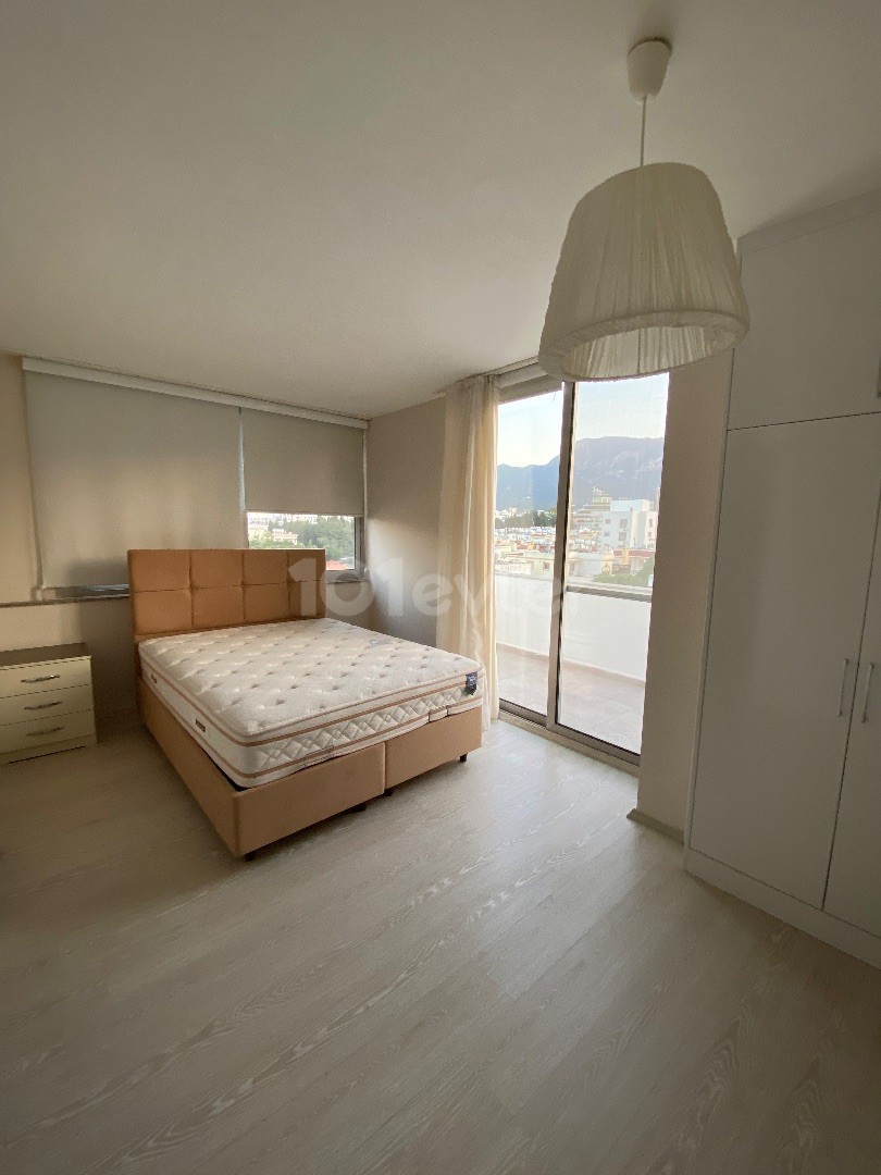 Kıbrıs Girne Merkez Satılık Deniz Manzaralı 3+1 Penthouse 