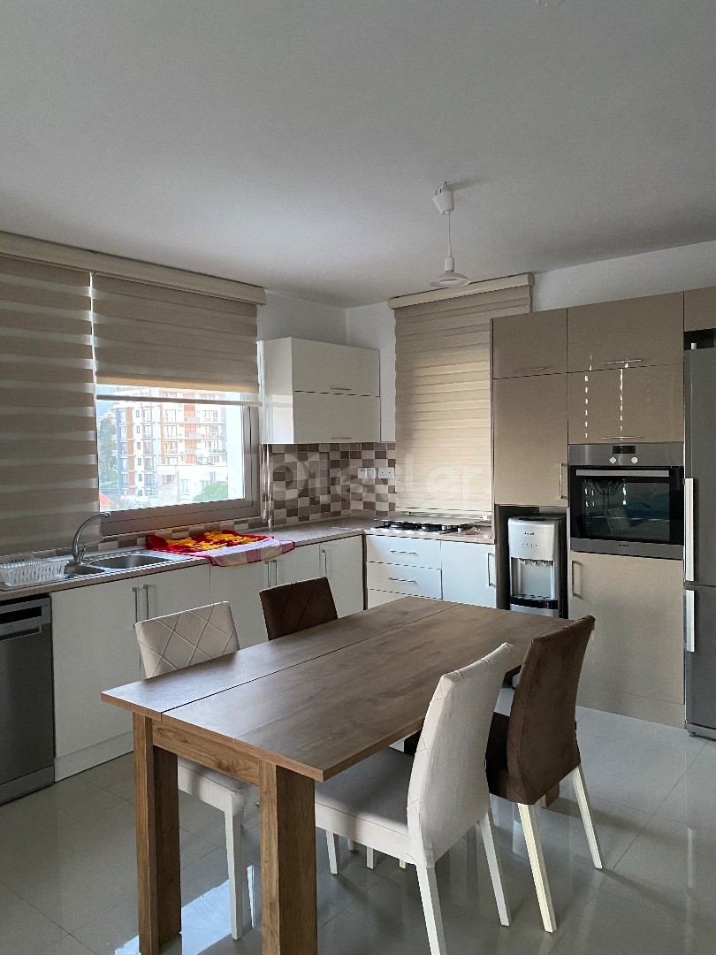 Kıbrıs Girne Merkez Satılık Deniz Manzaralı 3+1 Penthouse 