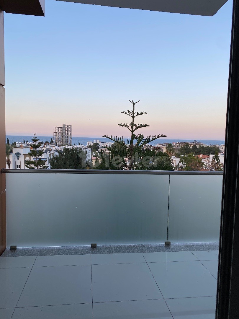 Kıbrıs Girne Merkez Satılık Deniz Manzaralı 3+1 Penthouse 