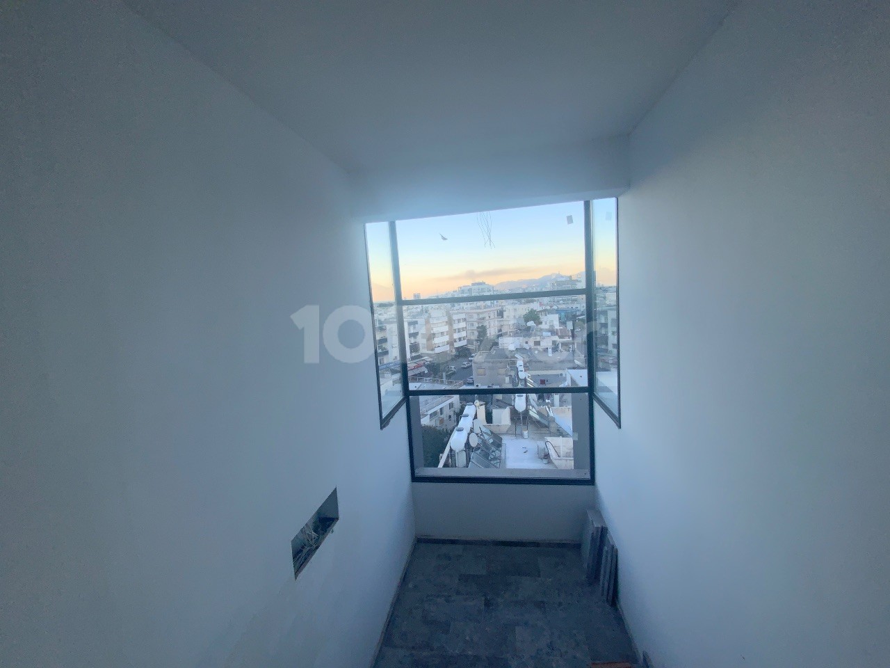 Kıbrıs Girne Merkez Satılık Sıfır Deniz Manzaralı 3+1 Daire ve Penthouse 