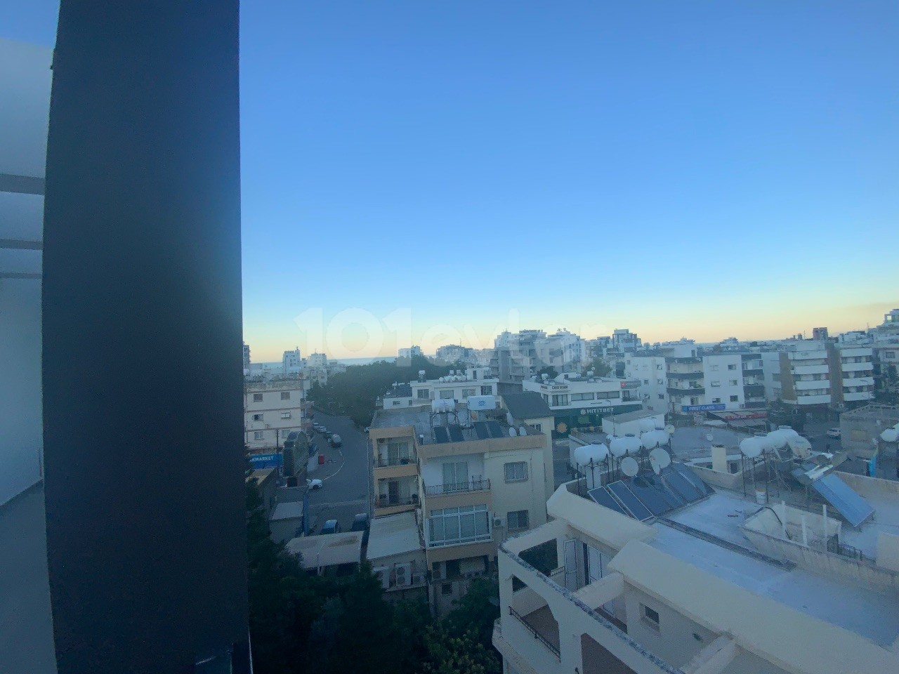 Kıbrıs Girne Merkez Satılık Sıfır Deniz Manzaralı 3+1 Daire ve Penthouse 