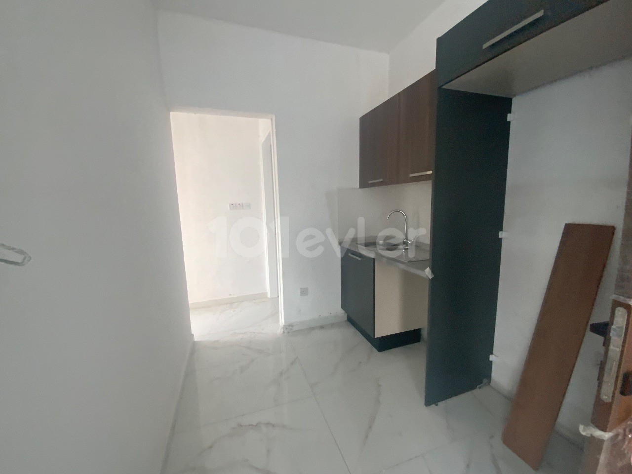 Kıbrıs Girne Merkez Satılık Sıfır Deniz Manzaralı 3+1 Daire ve Penthouse 