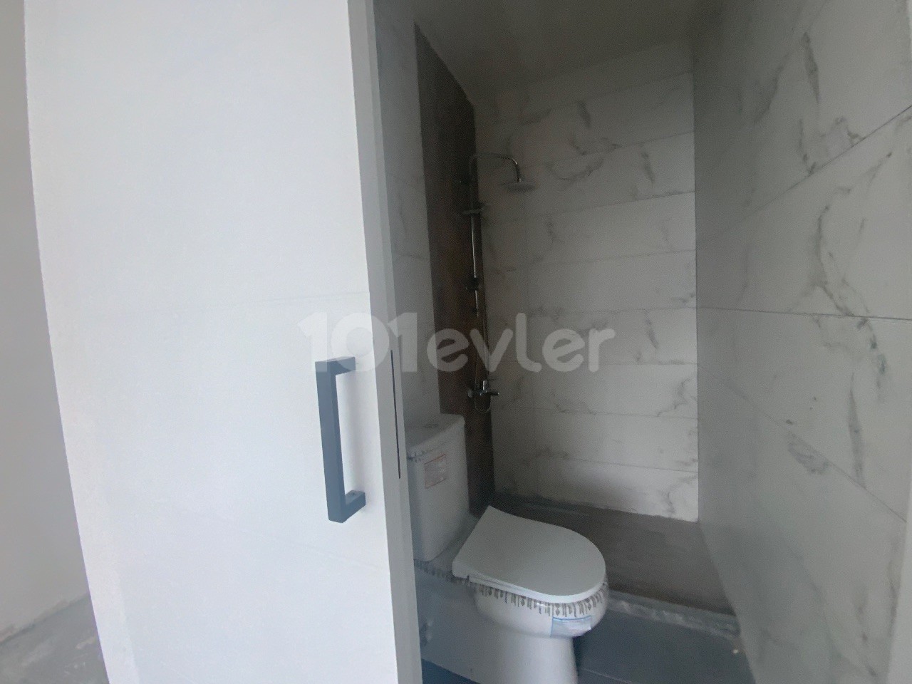 Kıbrıs Girne Merkez Satılık Sıfır Dağ Manzaralı 2+1 Loft Daireler