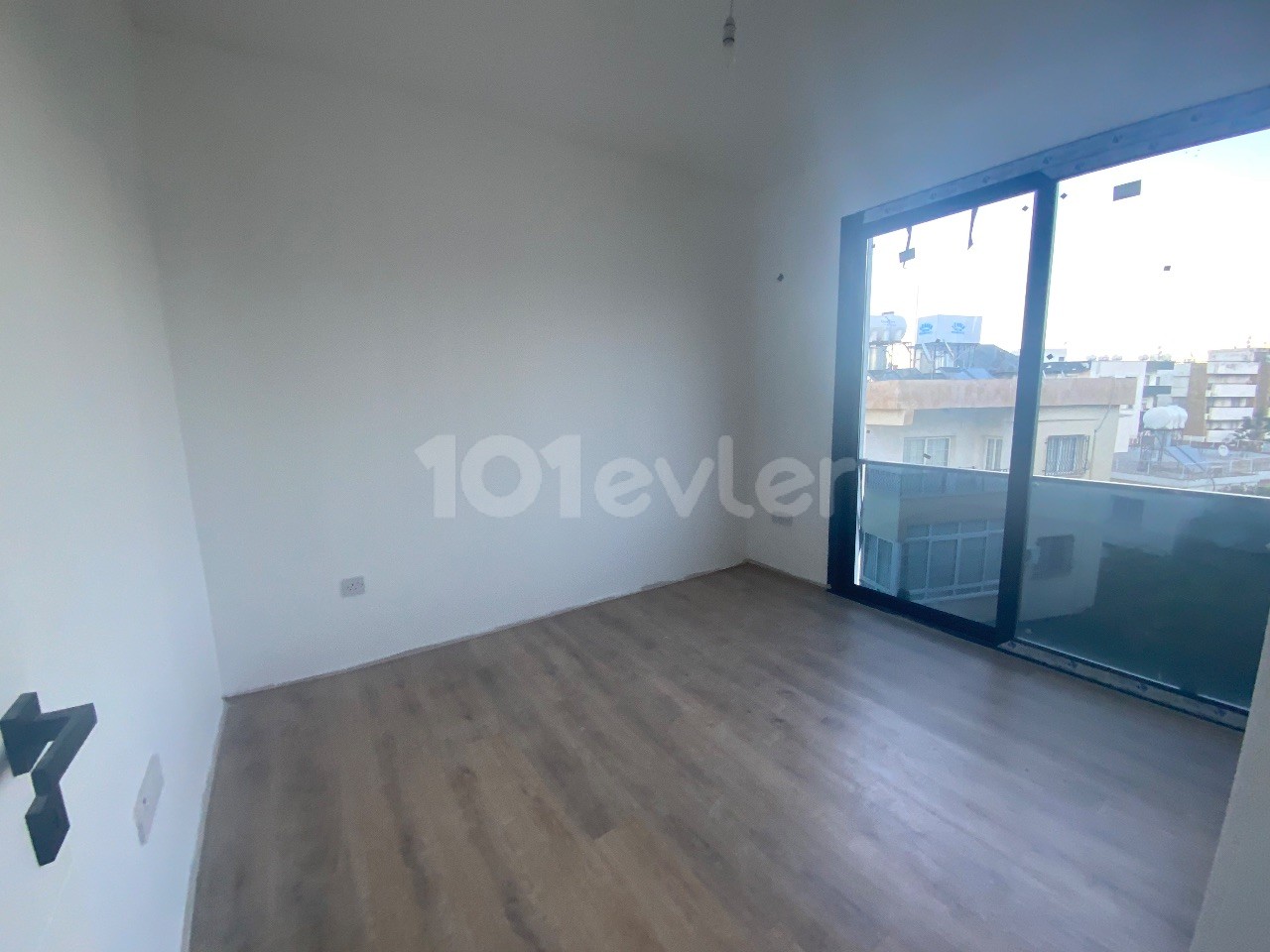 Kıbrıs Girne Merkez Satılık Sıfır Dağ Manzaralı 2+1 Loft Daireler