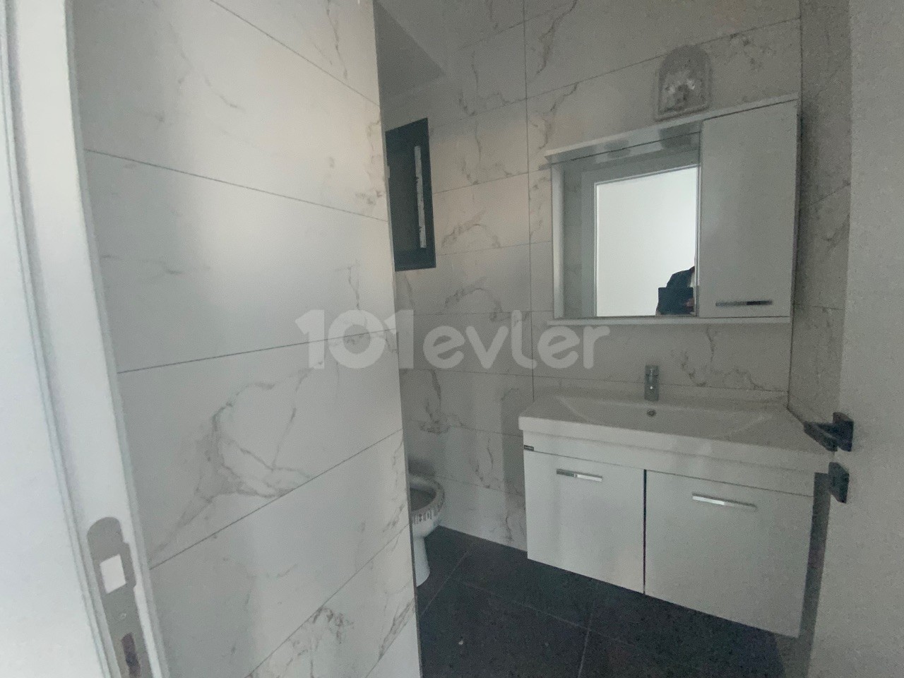 Kıbrıs Girne Merkez Satılık Sıfır Dağ Manzaralı 2+1 Loft Daireler