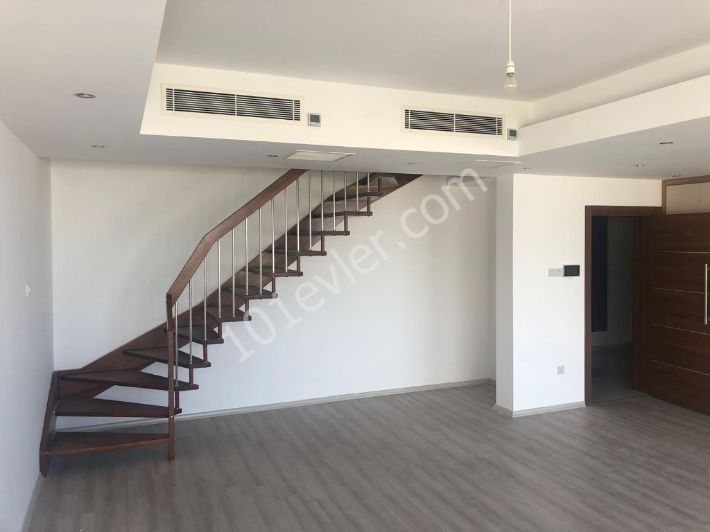 Girne Merkez'de Satılık Penthouse 